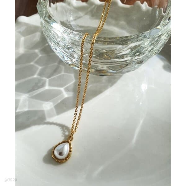 tear pearl drop necklace