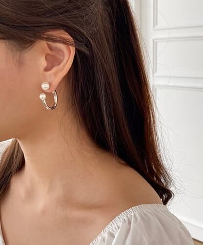 pearl balance earring
