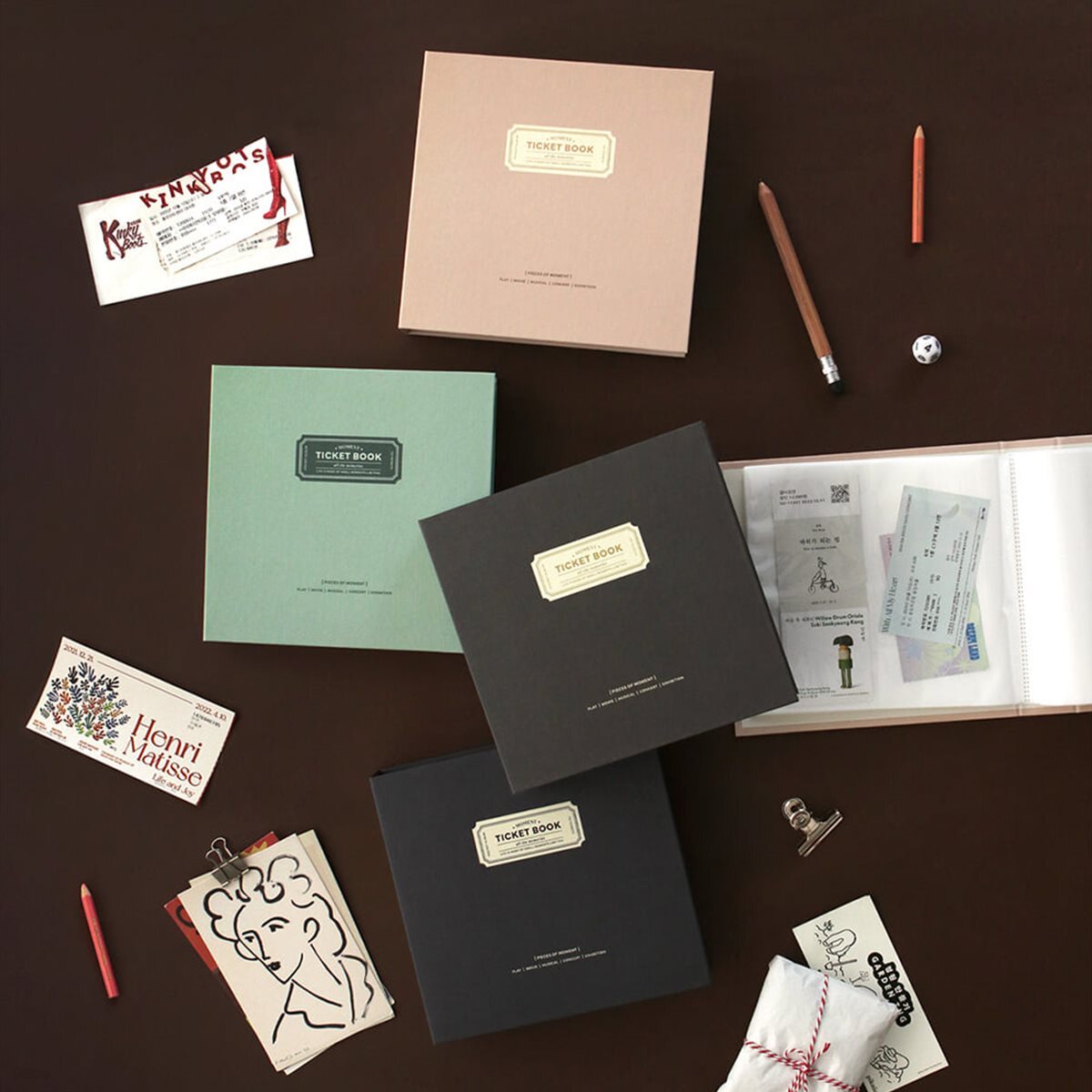 [예스24배송] 아이코닉 모멘트 티켓북 앨범