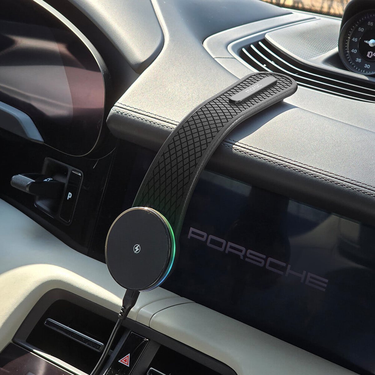 모락 조나 A7 맥세이프 차량용 고속 무선 충전 거치대 충전기 핸드폰 아이폰