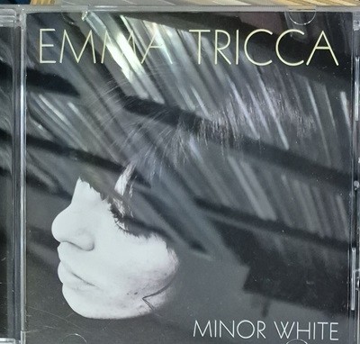 Emma tricca minor white