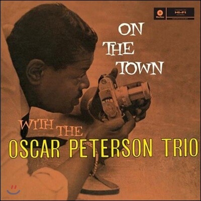 Oscar Peterson Trio — On The Town 앨범 커버