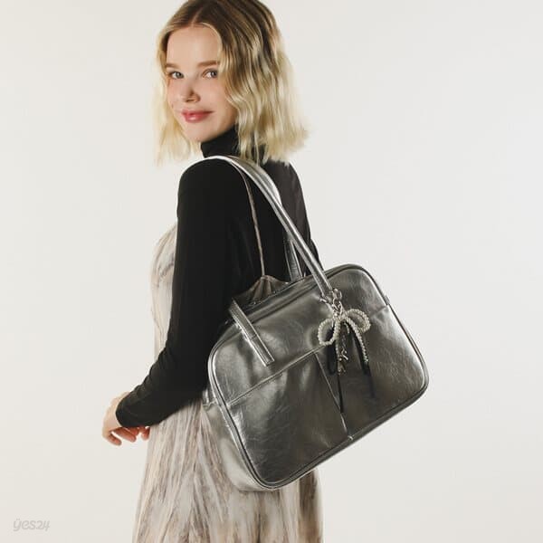 304 leather pouch shoulder bag _ Silver