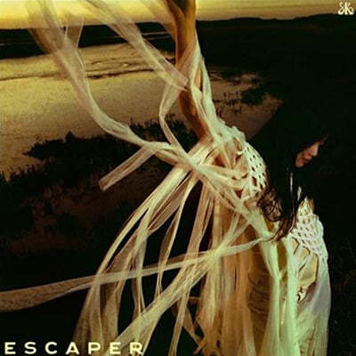 Sarah Kinsley — Escaper 앨범 커버
