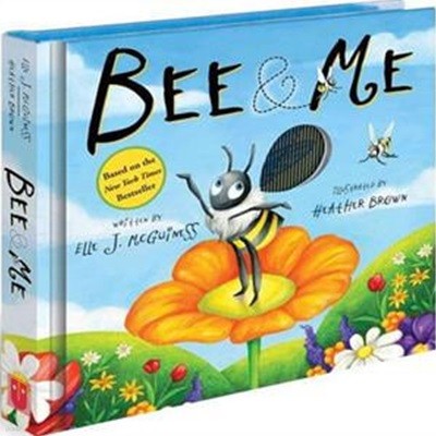 Bee & Me (A Mini-Motion Book) 책기둥 왼쪽 모서리 혹은 표지뒷면 오른쪽 모서리 50% 닳아 있습니다