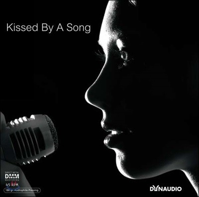 Various — Inakustik 레이블 여성 보컬 모음집 (Dynaudio: Kissed By A Song) 앨범 커버