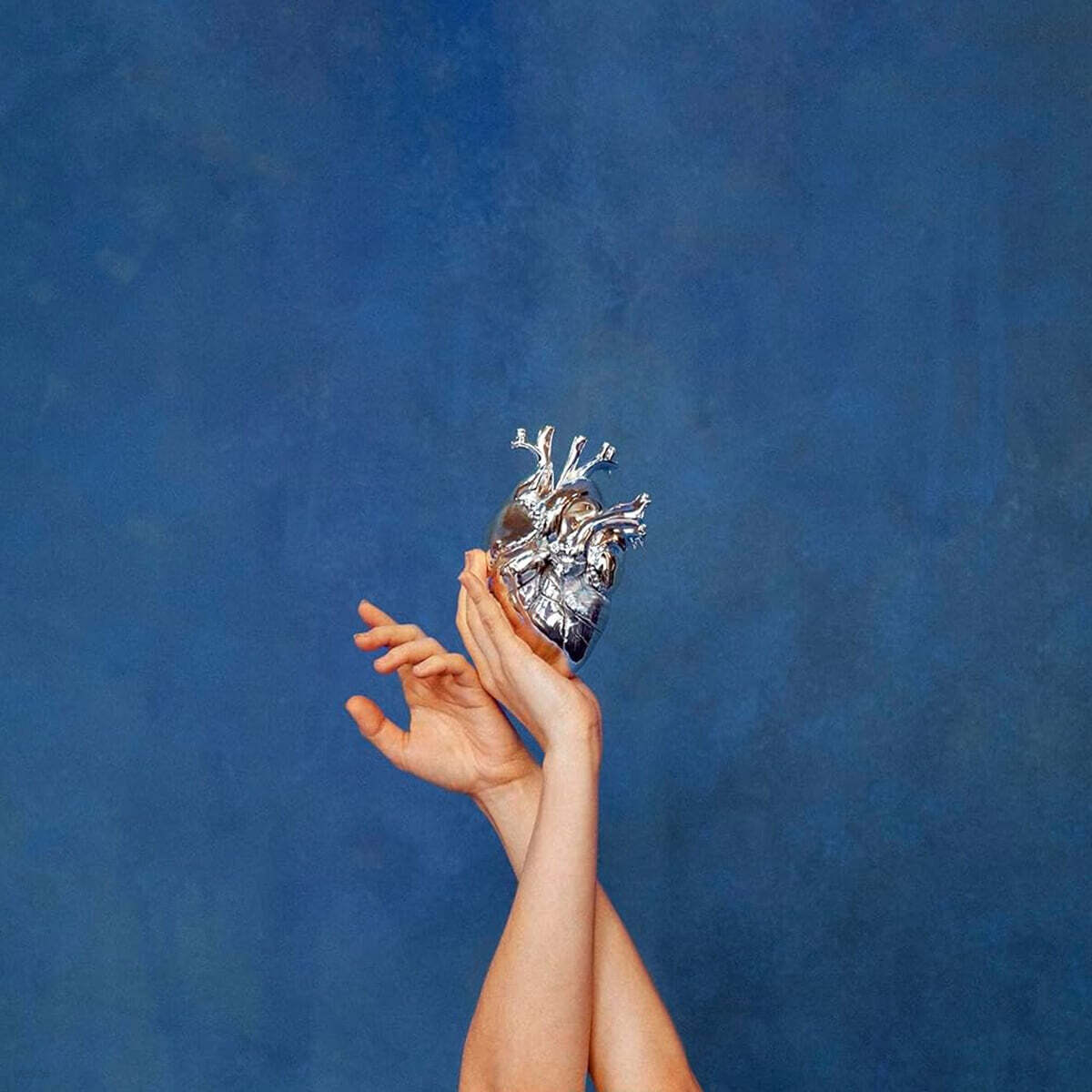 AURORA (오로라) - What Happened To The Heart? [투명 컬러 2LP]