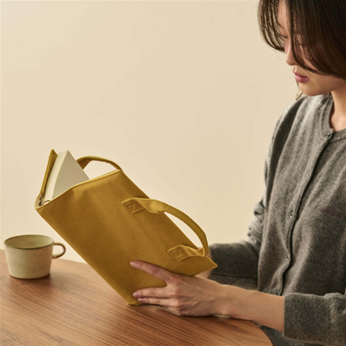 [리센스] 오늘의 한 권_북커버_머스타드