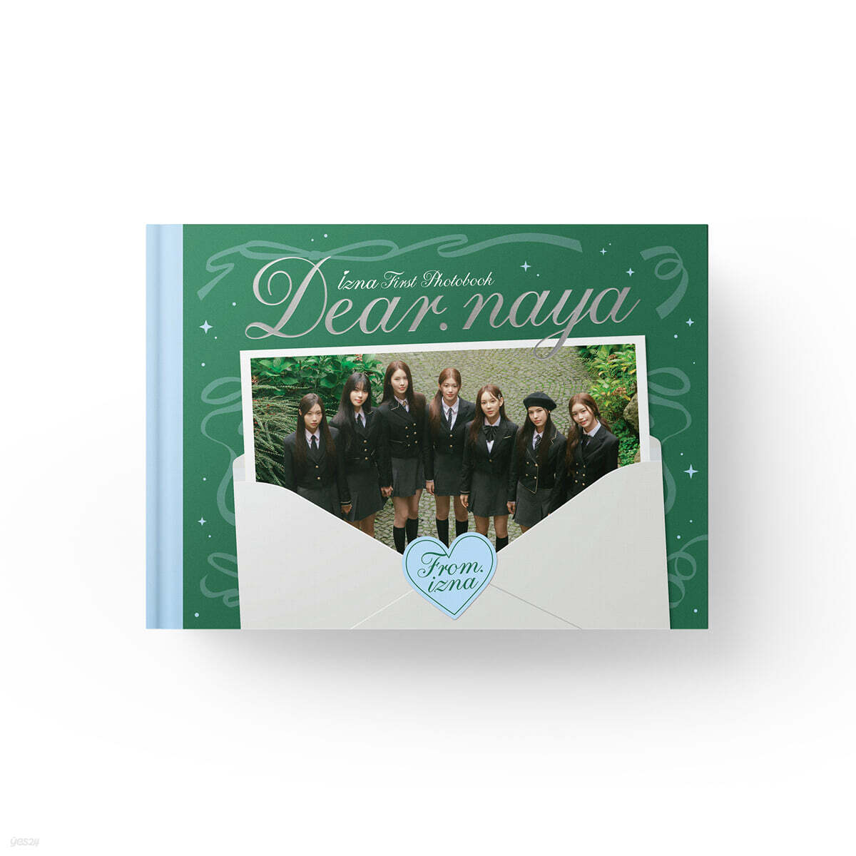 이즈나(izna) - izna 2025 PHOTOBOOK 'Dear. naya, From. izna'
