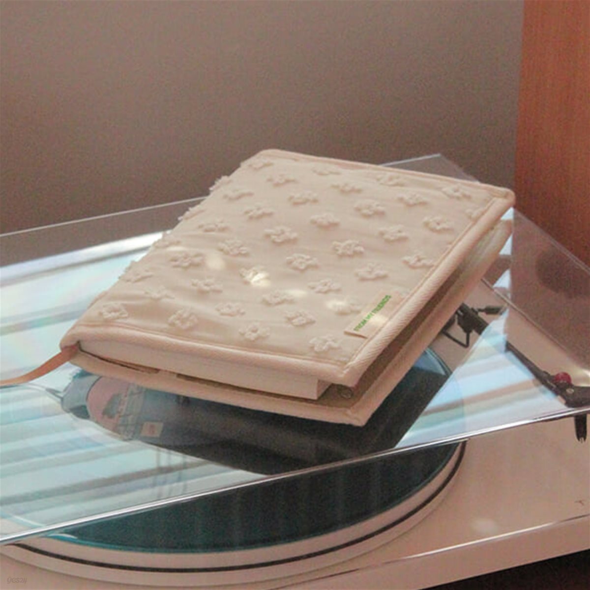 잔잔히 피는 꽃 북커버 ( 베이지 )