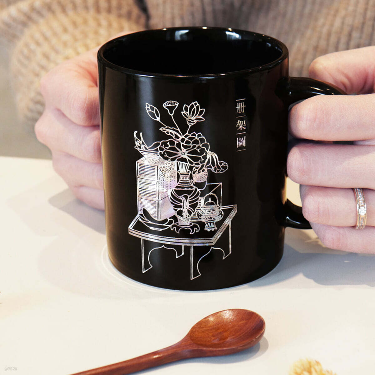 [예스굿즈] 나전칠기 스타일 머그컵_화병