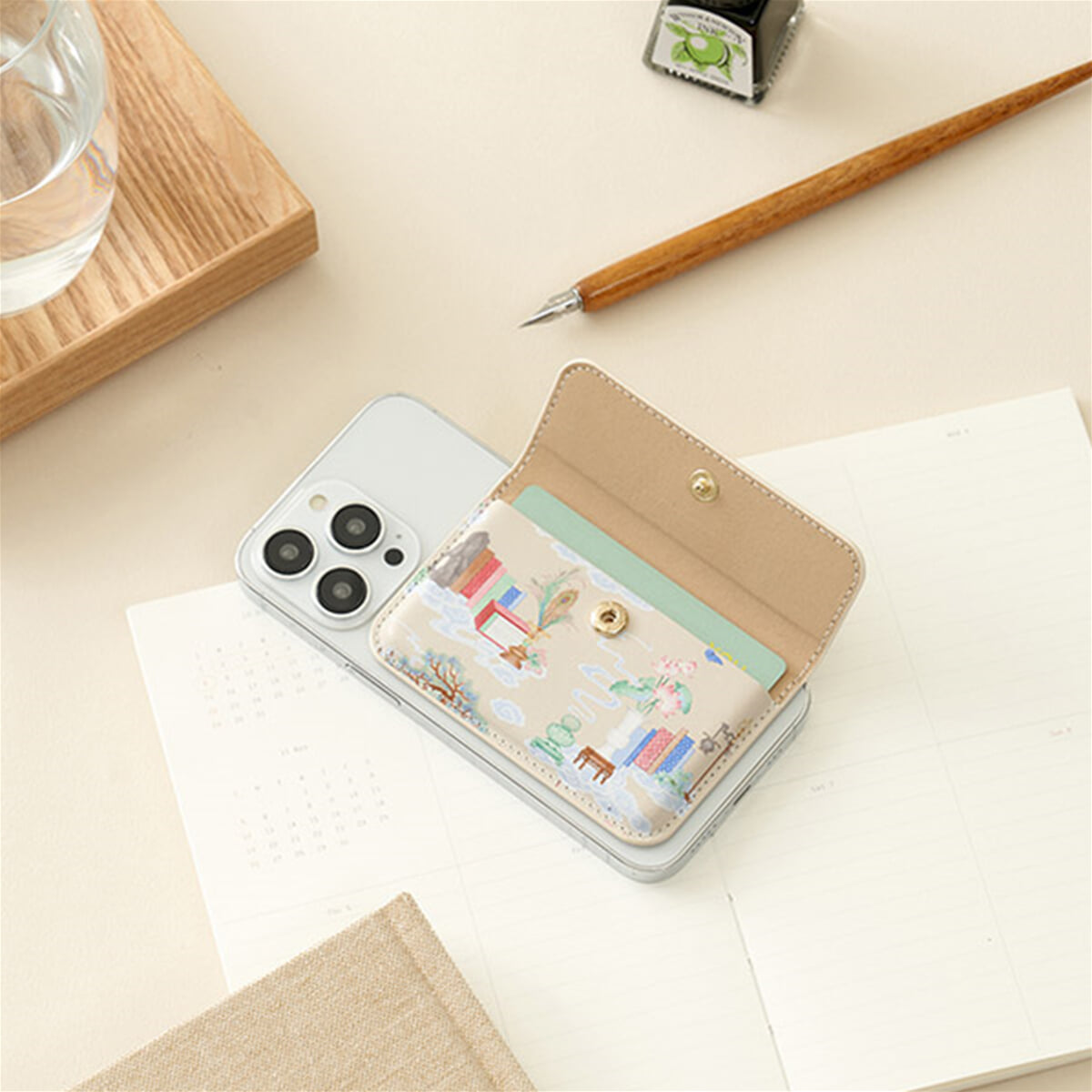 [예스24배송][예스굿즈] 로야마드 책가도 마그네틱 카드 케이스_베이지