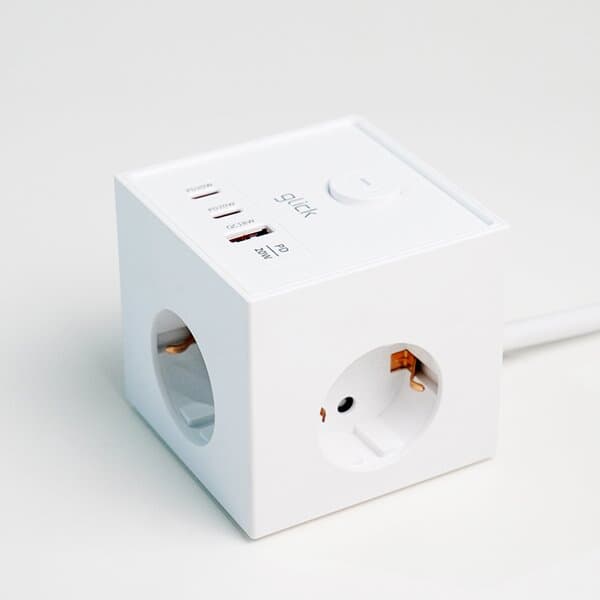 지클릭커 파워마스터 큐브 3구 고용량 4000W USB 출력 멀티탭 LP762CPD 화이트