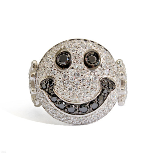 Smilely face ring