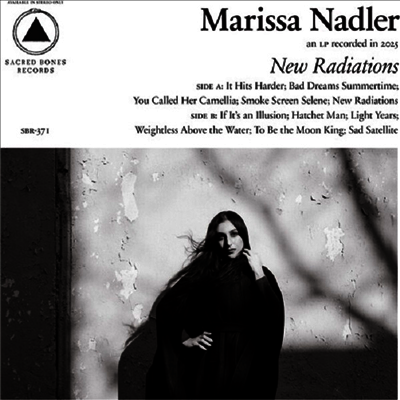 Marissa Nadler — New Radiations 앨범 커버