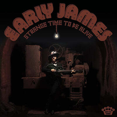 Early James — Strange Times To Be Alive 앨범 커버