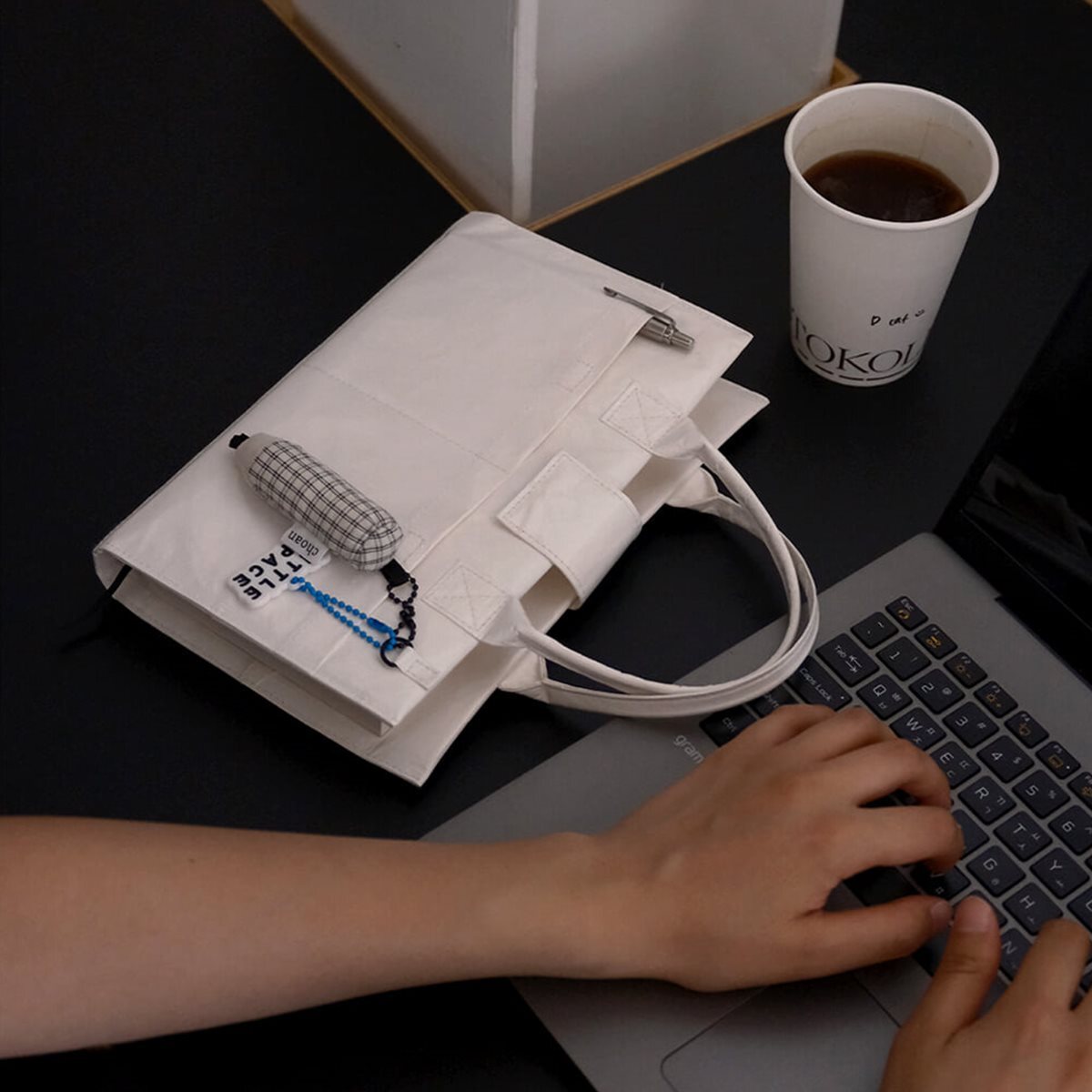 [김하찬]북 메이트 북커버 백_화이트 (M/L Size)