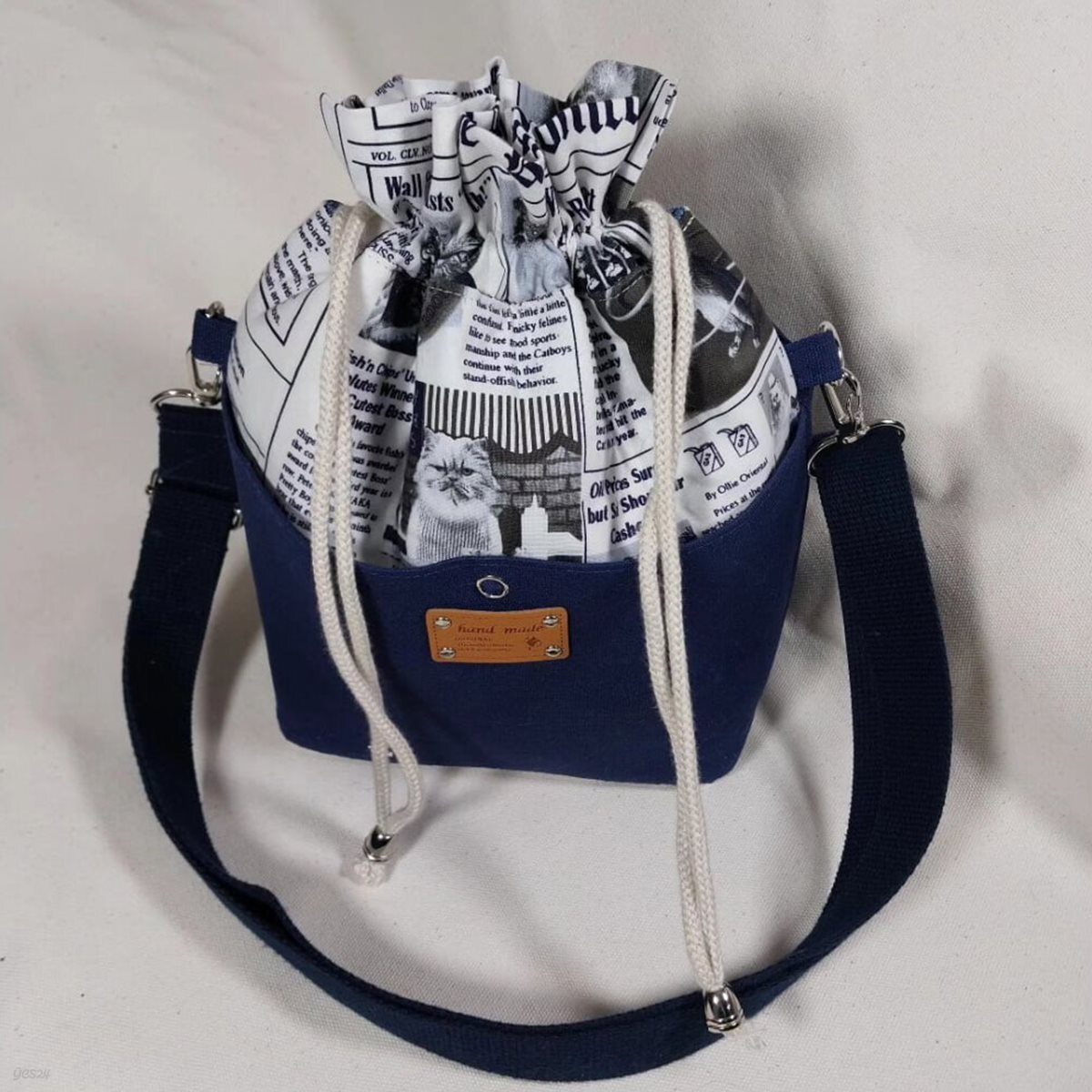 신문냥이 포켓스트링 크로스백  휴대폰백 외출용백 천가방