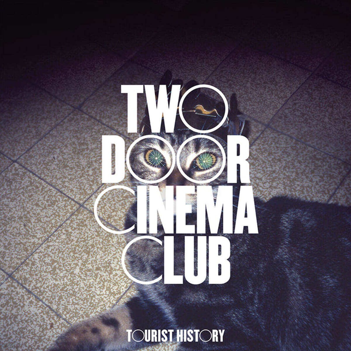 Two Door Cinema Club (투 도어 시네마 클럽) - 1집 Tourist History [골드 컬러 2LP]