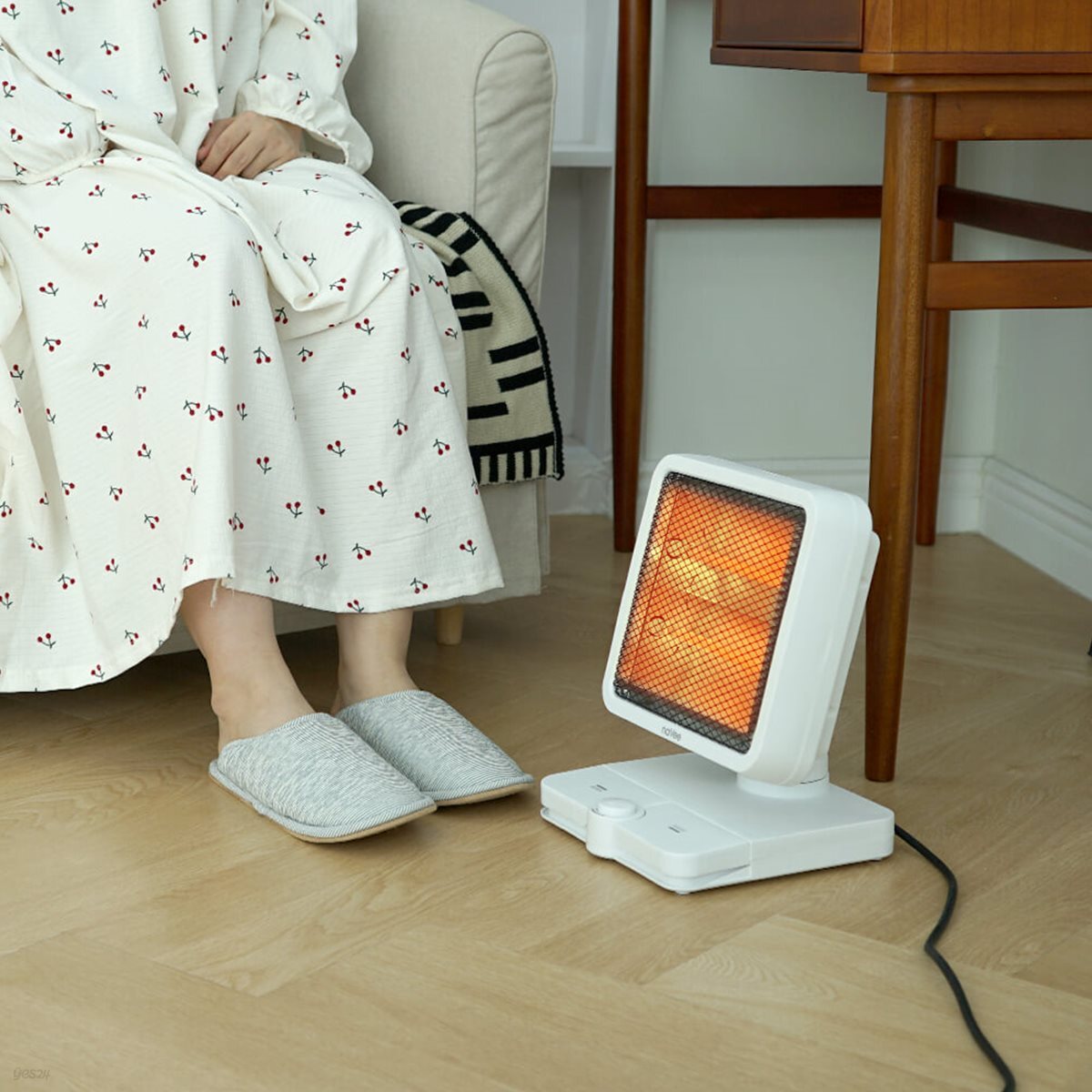 석영관 전기히터 발난로 스토브 NAVEE NV252-DHTA10