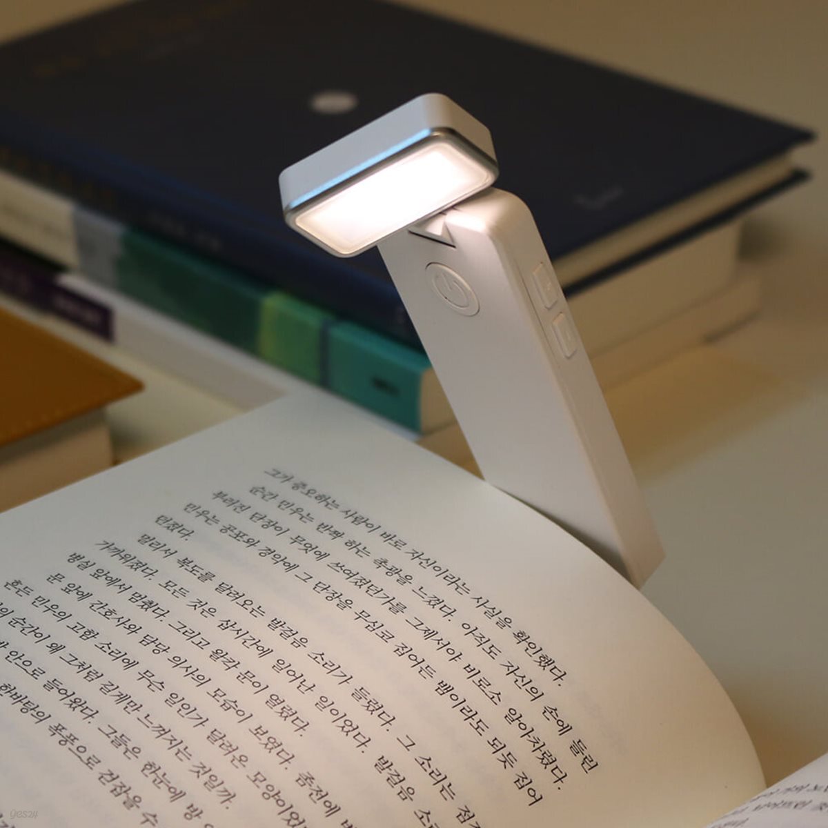 소이믹스 라이트업 휴대용 북라이트 독서등 LED 스탠드 SOLITE1