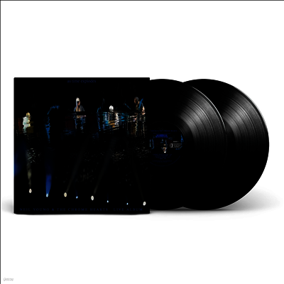 Neil Young & The Chrome Hearts — As Time Explodes: Live Album 앨범 커버