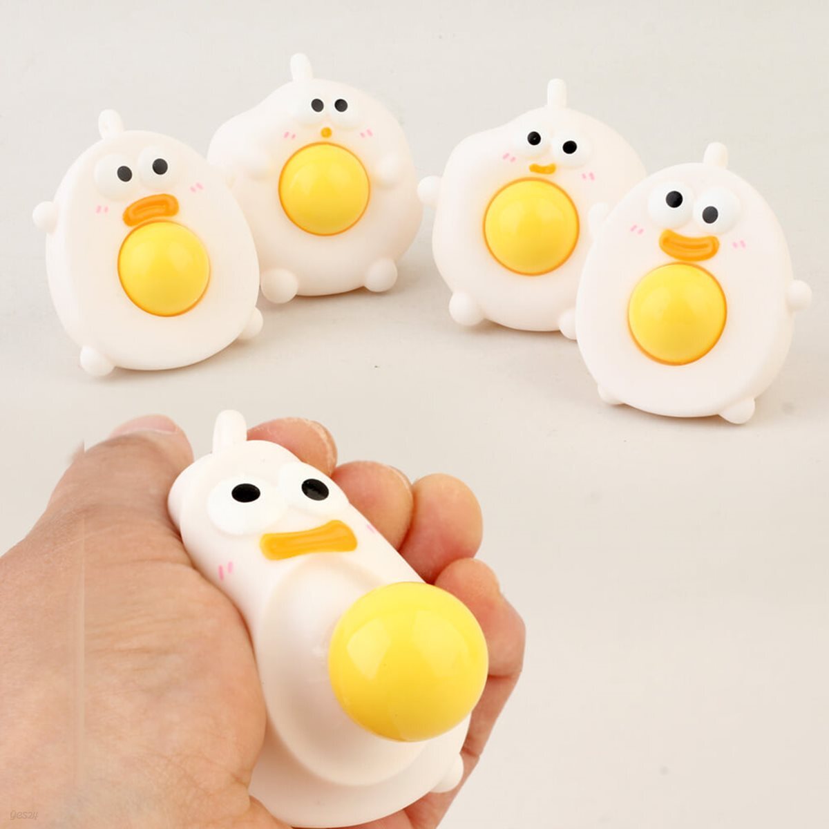 노른자가 살아있는 완숙 계란 말랑이 키링/미니 말랑이 가방고리 백참