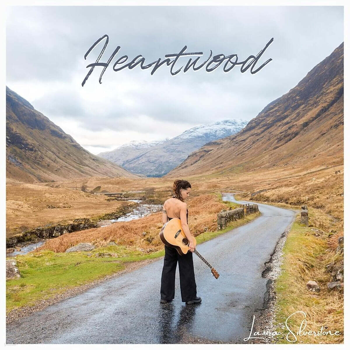 Laura Silverstone (로라 실버스톤) - Heartwood [블루 컬러 LP]
