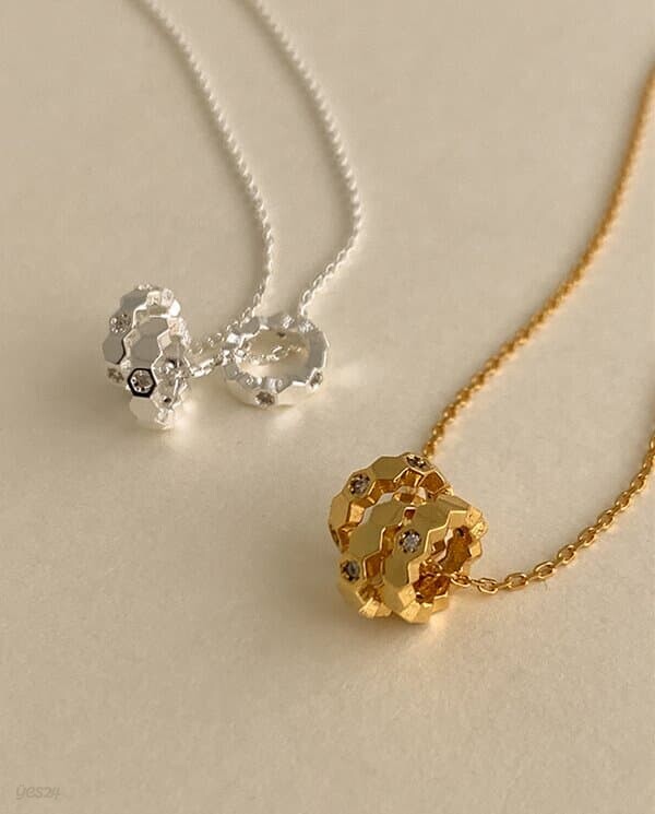 (925 Silver) Three ring necklace A 02