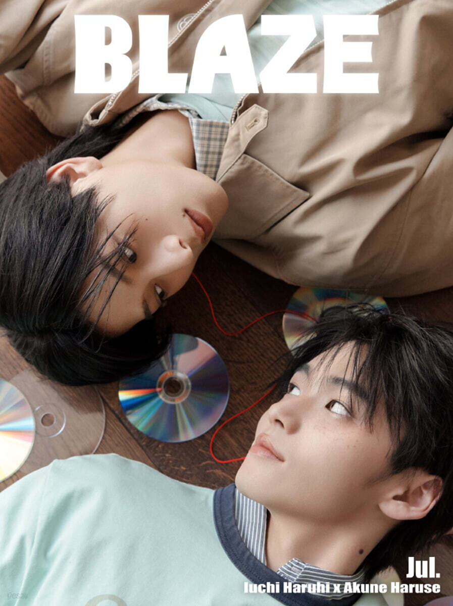 [C형] BLAZE 중국 2026년 07월호 : 이우치 하루히&아쿠네 하루세 (井内悠陽＆阿久根温世) 커버 (C형 잡지+카드 4장+엽서 1장)