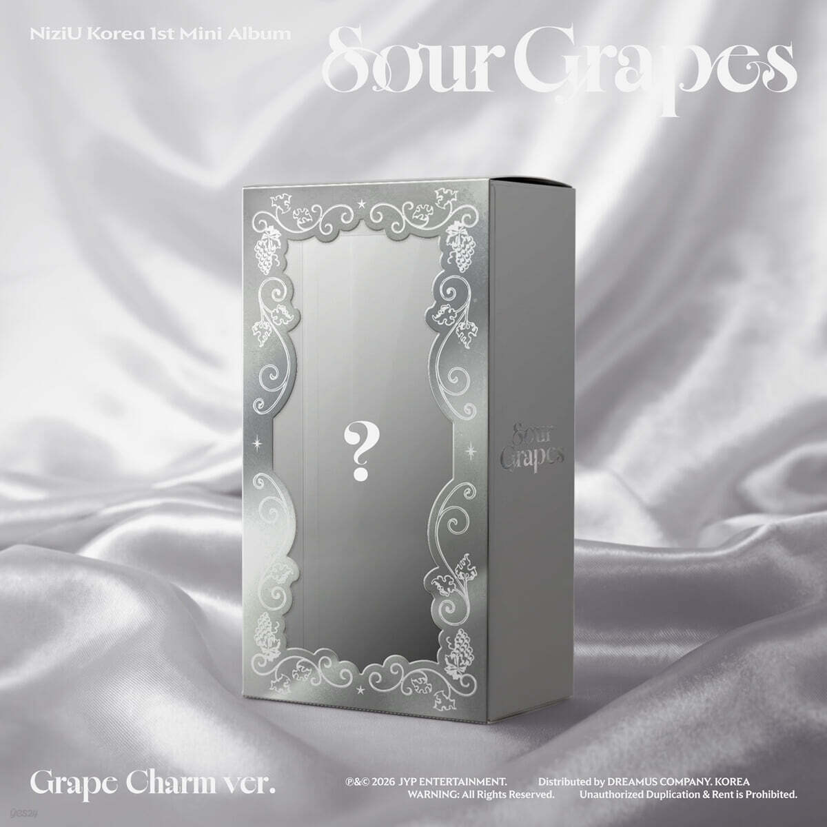 NiziU (니쥬) - 미니앨범 1집 : Sour Grapes [Grape Charm ver.]