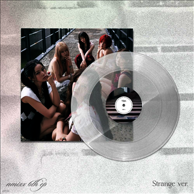 엔믹스,NMIXX — 6th Mini Album 'Strange Muse' (Strange Version) 앨범 커버