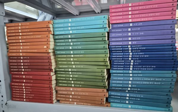 교과서 한국문학 개정판 전80권 세트(한권겉표지까짐외상태양호)  공지영,?김원일,?박완서,?윤흥길,?이문열,?이청준,?조정래,?황석영,?이문구,?김주영?(지은이)  휴이넘?|?2013년 01월