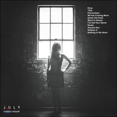 Marissa Nadler — July 앨범 커버