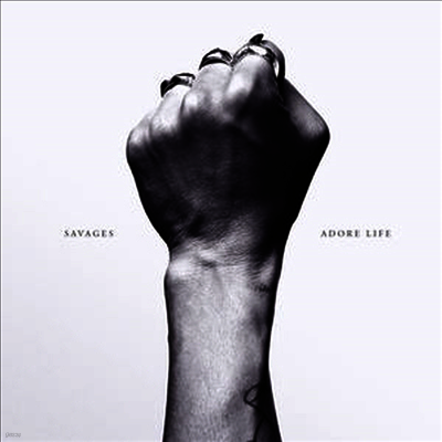 Savages — Adore Life 앨범 커버
