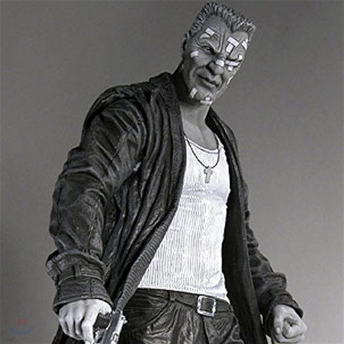 Ƽ : Sin City Marv Talking 18 inch Action Figure