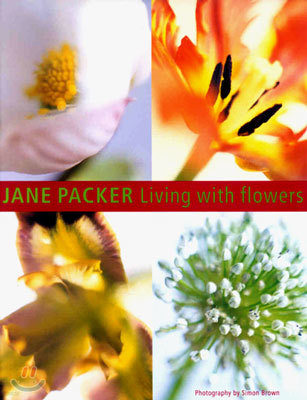 Living With Flowers (Paperback)