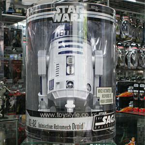 Ÿ R2-D2 Interactive Astromech Droid