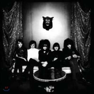 Horrors — Strange House 앨범 커버