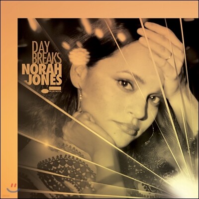 Norah Jones, Wayne Shorter, Lonnie Smith, Brian Blade — Norah Jones (노라 존스) - 6집 Day Breaks 앨범 커버