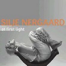 Silje Nergaard - At First Light (/̰)