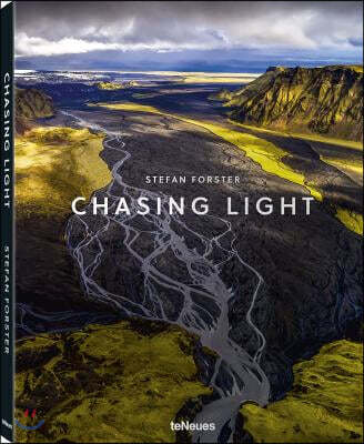 Te Neues Pub Group Chasing Light