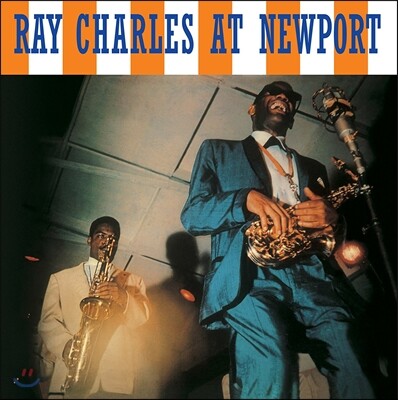Marcus Belgrave,Lee Harper,David Newman,Bennie Crawford,Edgar Willis,Richie Goldberg,The Raeletts — Ray Charles (레이 찰스) - Ray Charles At New Port 앨범 커버