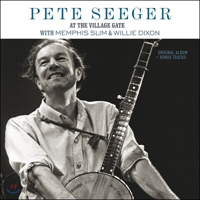 Pete Seeger — At The Village Gate (1960년 뉴욕 빌리지 게이트 라이브) 앨범 커버
