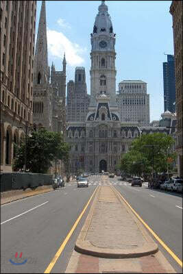 Street View of Downtown Philadelphia, Pennsylvania Journal: Take Notes, Write Down Memories in this 150 Page Lined Journal