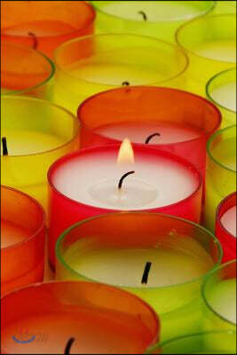 Green and Red Tea Lights Journal: Take Notes, Write Down Memories in This 150 Page Lined Journal