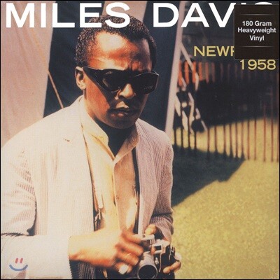 John Coltrane,Miles Davis,Paul Chambers,Cannonball Adderley,Bill Evans,Jimmy Cobb — Miles Davis (마일즈 데이비스) - At Newport 1958 (1958년 뉴포트 재즈 페스티벌 라이브) 앨범 커버