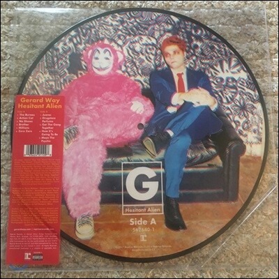Gerard Way — Hesitant Alien 앨범 커버