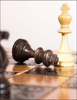 2017, 2018, 2019 Weekly Planner Calendar - 70 Week - Chess King Queen: Black and White Chess Pieces in Play