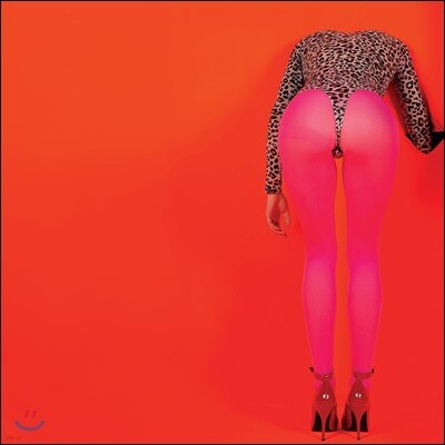 St. Vincent — Masseduction 앨범 커버